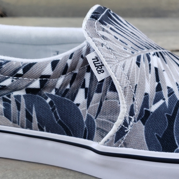 NEW Nike Women's Court Royale Acslpse Slip Ons - Picture 6 of 8